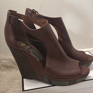 Vince Camuto Brown Leather Cutout Wedge Sandals size:10